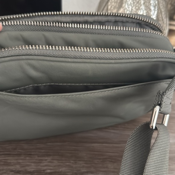 lululemon athletica Crossbody Bag in Olive Green - Picture 4 of 7